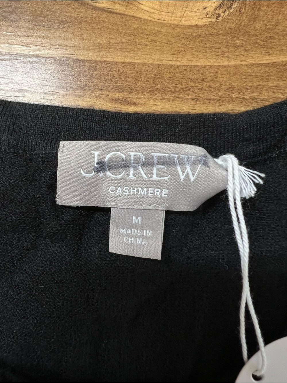 J. Crew Featherweight cashmere cardigan in Black Size Medium - Picture 6 of 10